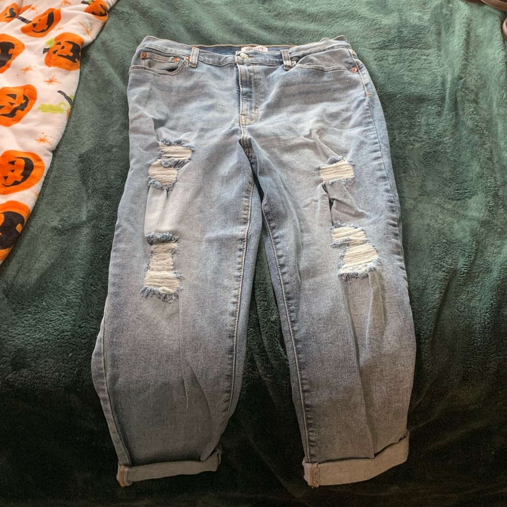 Denizen Levi’s Mom Jeans